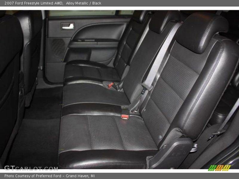 Alloy Metallic / Black 2007 Ford Freestyle Limited AWD