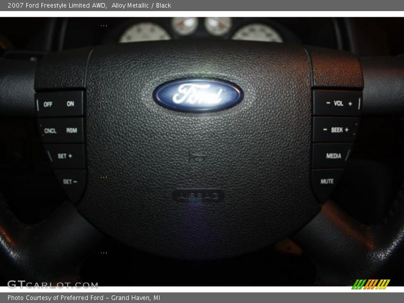 Alloy Metallic / Black 2007 Ford Freestyle Limited AWD