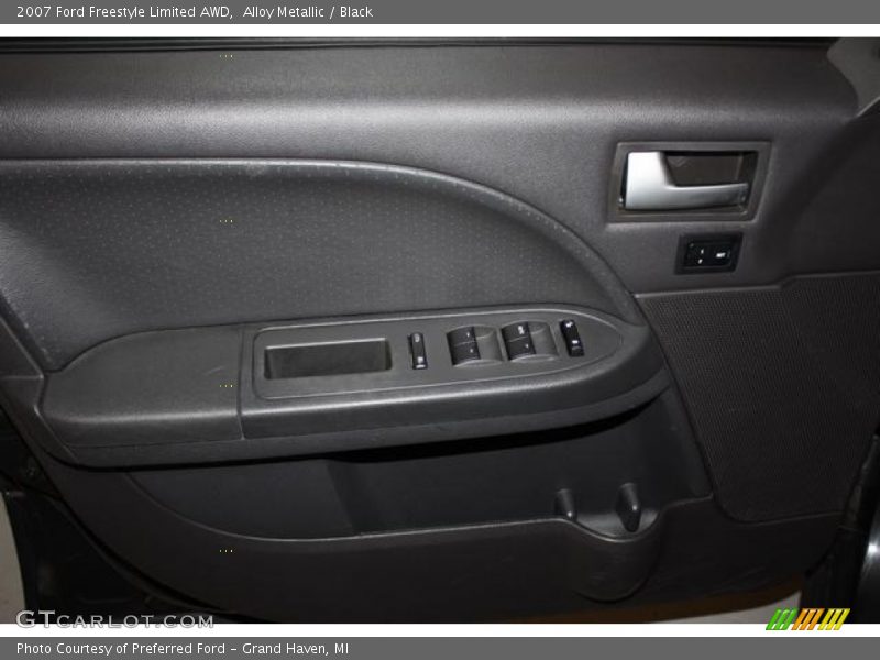Alloy Metallic / Black 2007 Ford Freestyle Limited AWD
