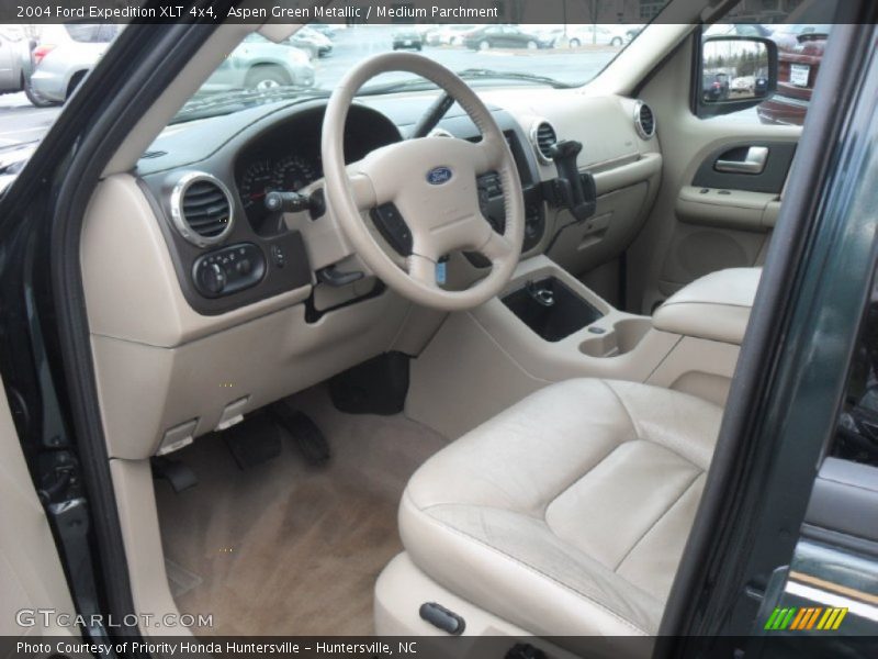 Aspen Green Metallic / Medium Parchment 2004 Ford Expedition XLT 4x4