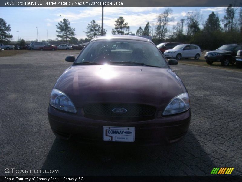 Merlot Metallic / Medium/Dark Pebble Beige 2006 Ford Taurus SE