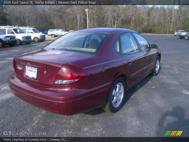 Merlot Metallic / Medium/Dark Pebble Beige 2006 Ford Taurus SE