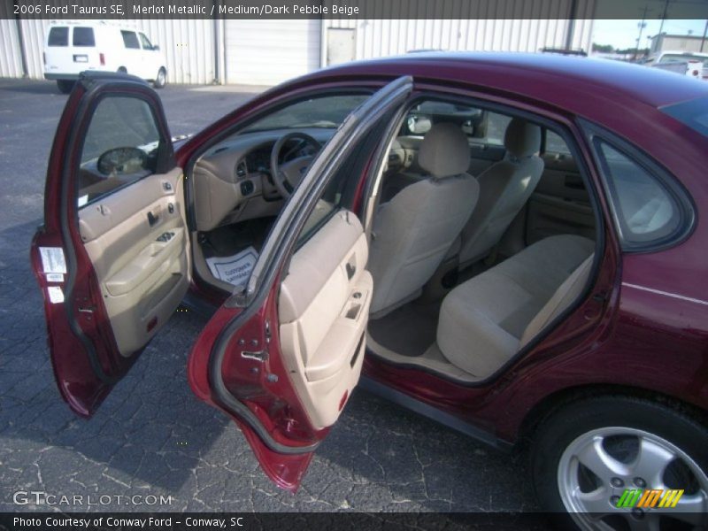 Merlot Metallic / Medium/Dark Pebble Beige 2006 Ford Taurus SE