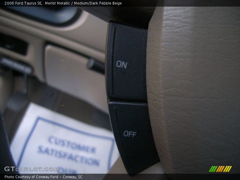 Merlot Metallic / Medium/Dark Pebble Beige 2006 Ford Taurus SE