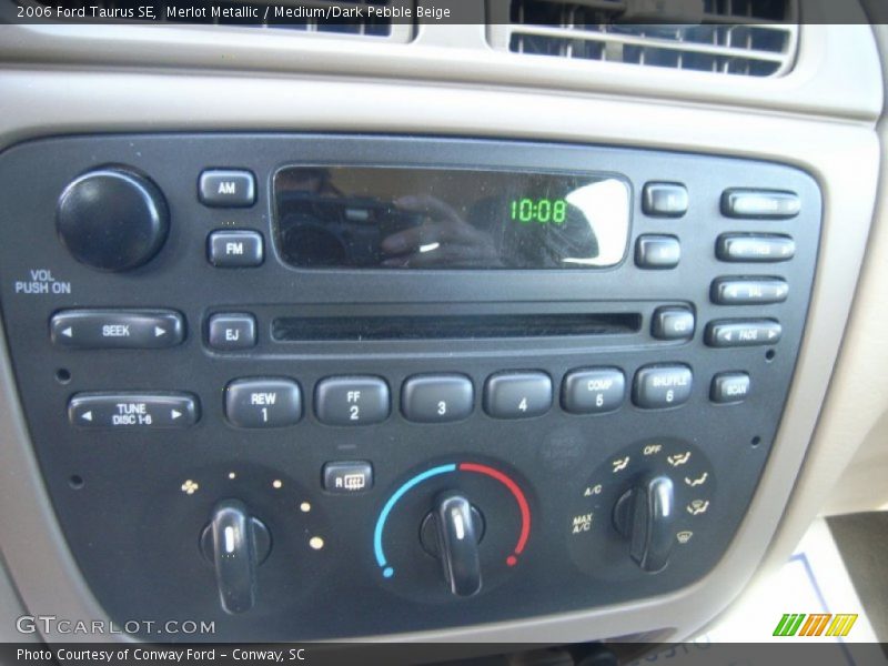 Merlot Metallic / Medium/Dark Pebble Beige 2006 Ford Taurus SE