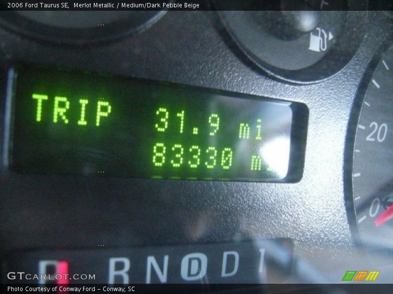 Merlot Metallic / Medium/Dark Pebble Beige 2006 Ford Taurus SE
