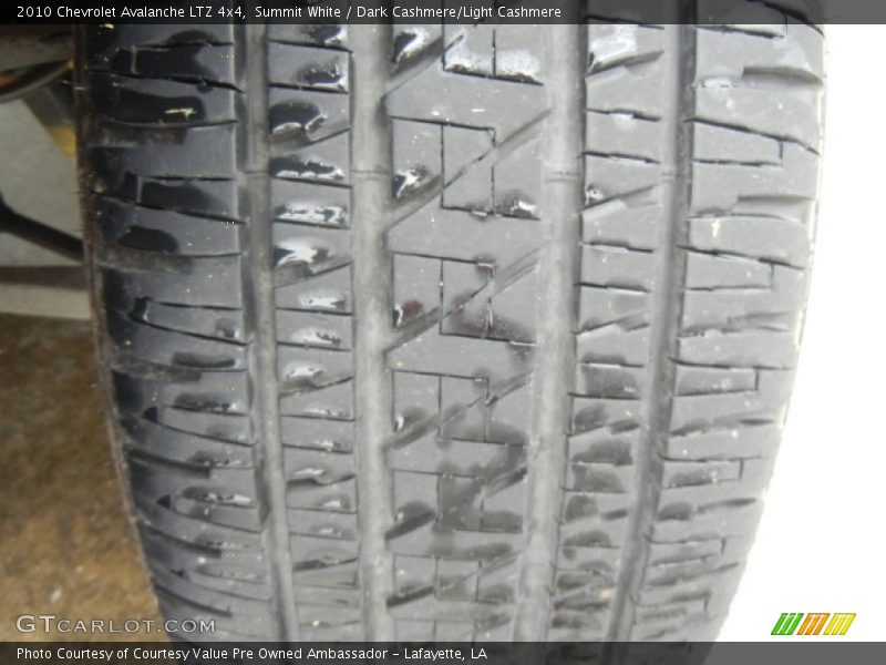 Summit White / Dark Cashmere/Light Cashmere 2010 Chevrolet Avalanche LTZ 4x4