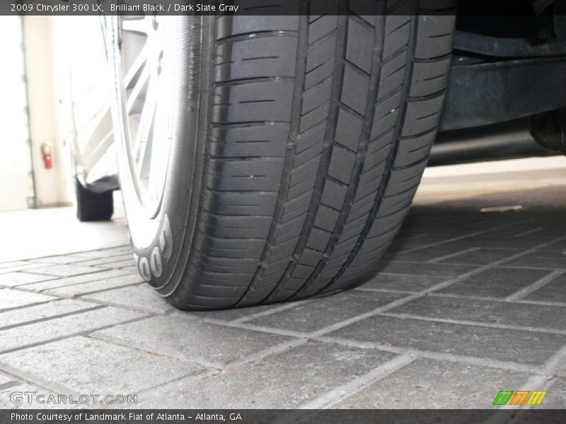Brilliant Black / Dark Slate Gray 2009 Chrysler 300 LX