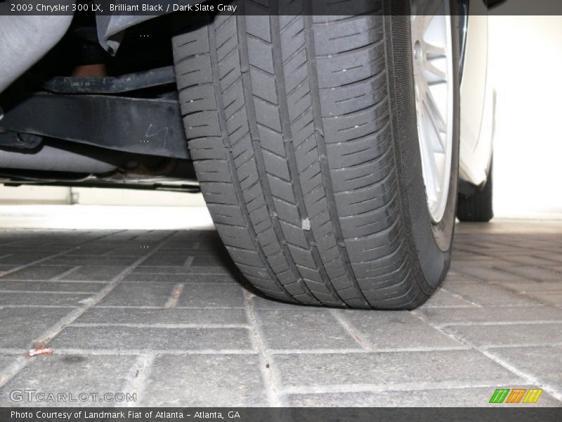 Brilliant Black / Dark Slate Gray 2009 Chrysler 300 LX