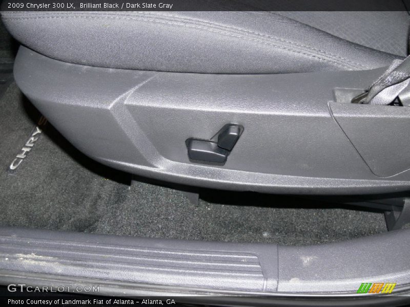 Brilliant Black / Dark Slate Gray 2009 Chrysler 300 LX