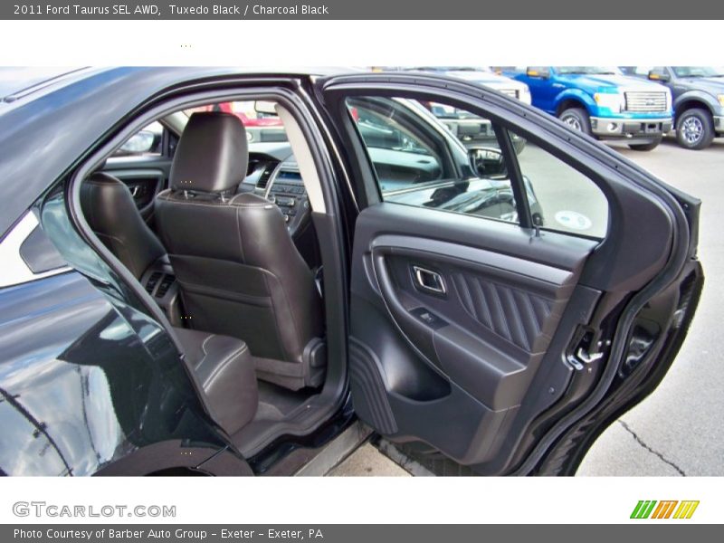 Tuxedo Black / Charcoal Black 2011 Ford Taurus SEL AWD