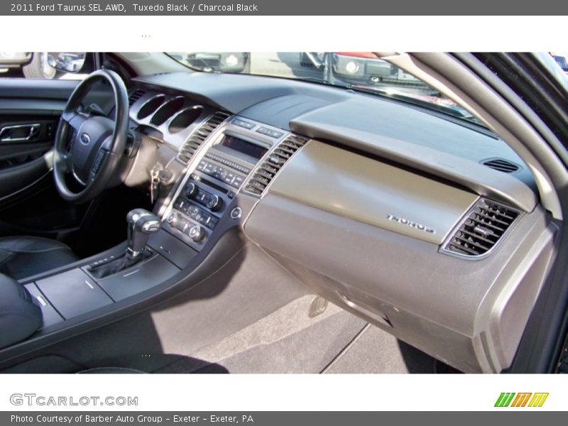 Tuxedo Black / Charcoal Black 2011 Ford Taurus SEL AWD