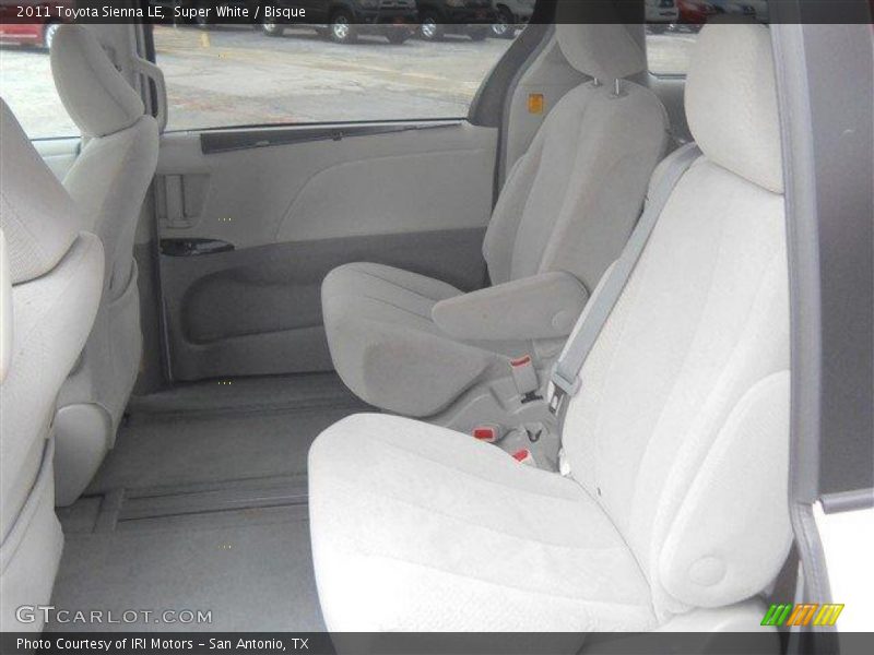 Super White / Bisque 2011 Toyota Sienna LE