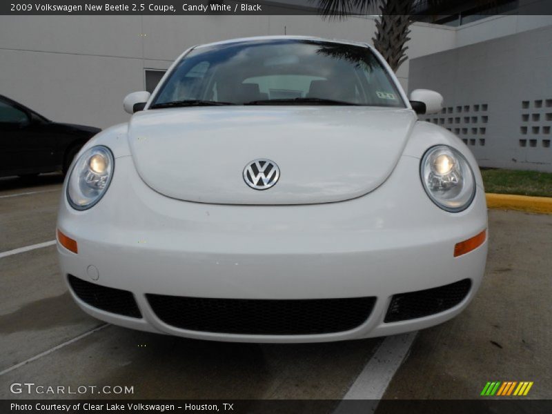 Candy White / Black 2009 Volkswagen New Beetle 2.5 Coupe