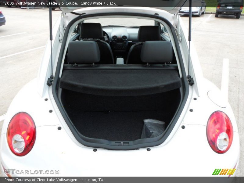 Candy White / Black 2009 Volkswagen New Beetle 2.5 Coupe