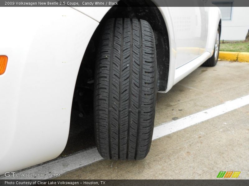 Candy White / Black 2009 Volkswagen New Beetle 2.5 Coupe