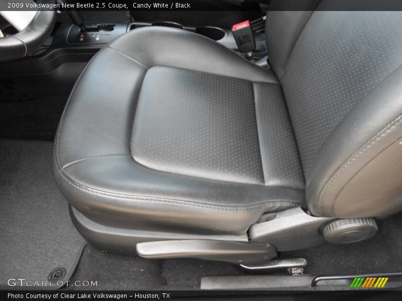 Candy White / Black 2009 Volkswagen New Beetle 2.5 Coupe