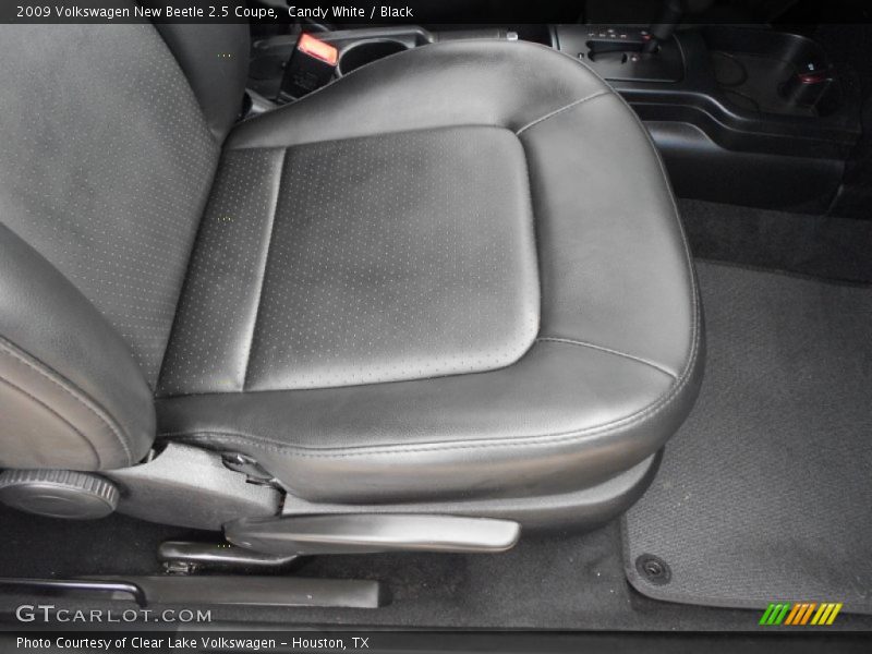 Candy White / Black 2009 Volkswagen New Beetle 2.5 Coupe