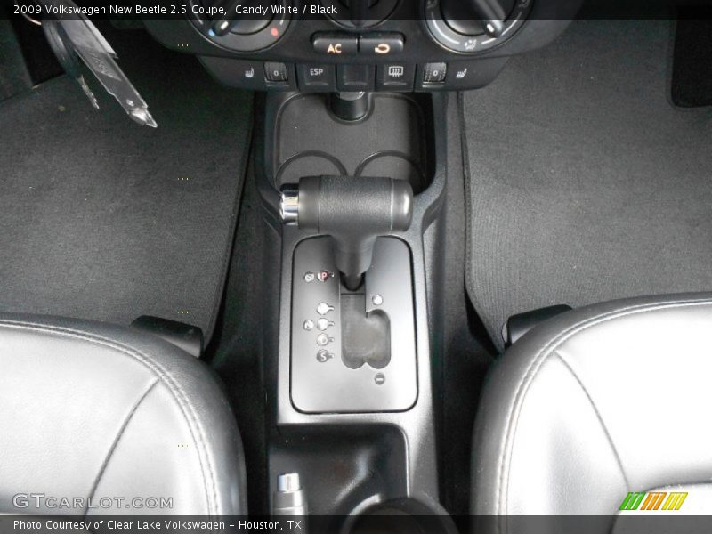 Candy White / Black 2009 Volkswagen New Beetle 2.5 Coupe