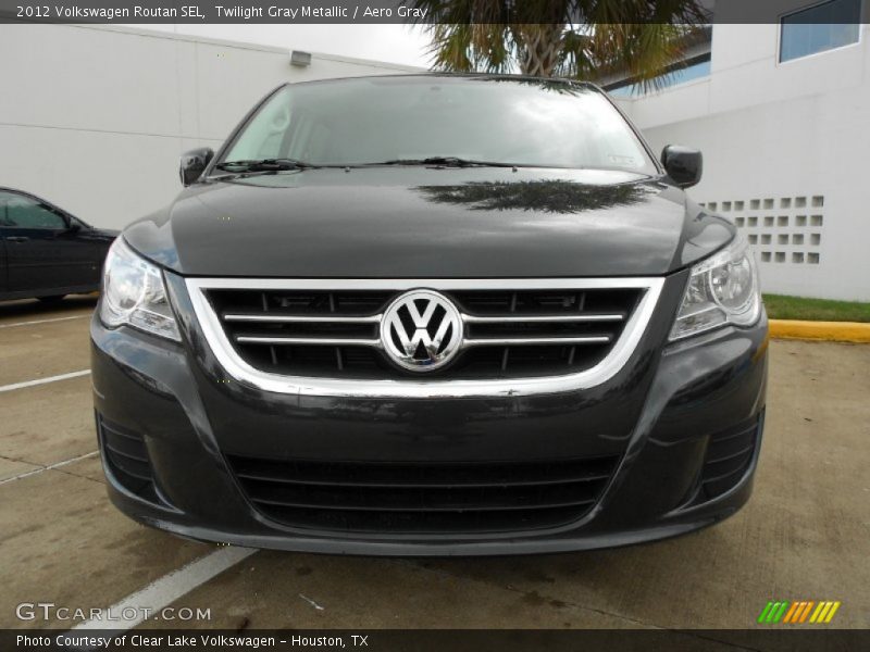 Twilight Gray Metallic / Aero Gray 2012 Volkswagen Routan SEL