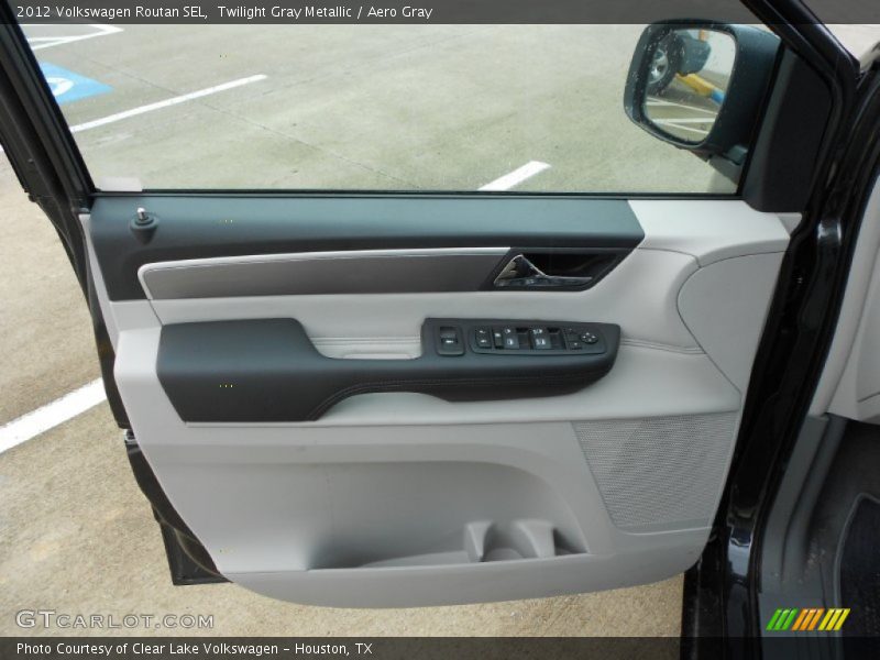 Twilight Gray Metallic / Aero Gray 2012 Volkswagen Routan SEL