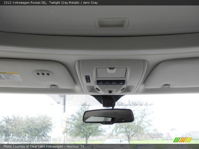Twilight Gray Metallic / Aero Gray 2012 Volkswagen Routan SEL
