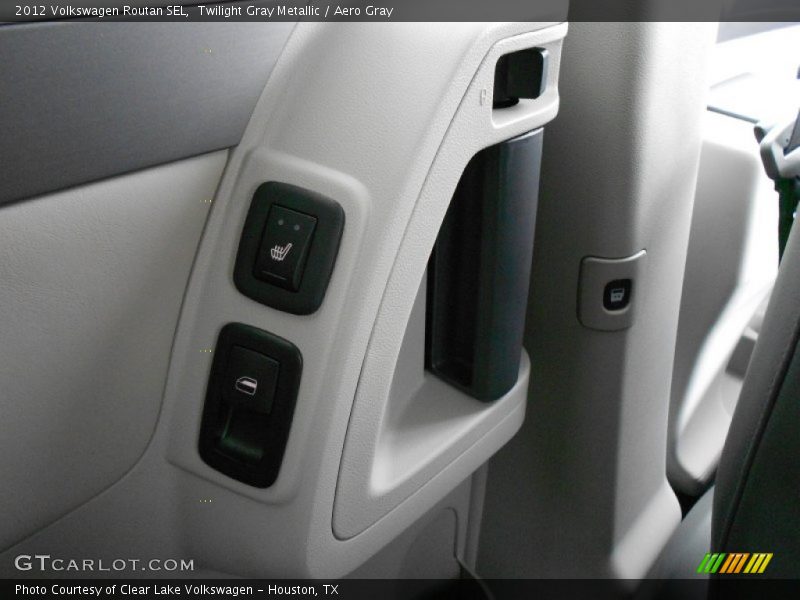 Twilight Gray Metallic / Aero Gray 2012 Volkswagen Routan SEL