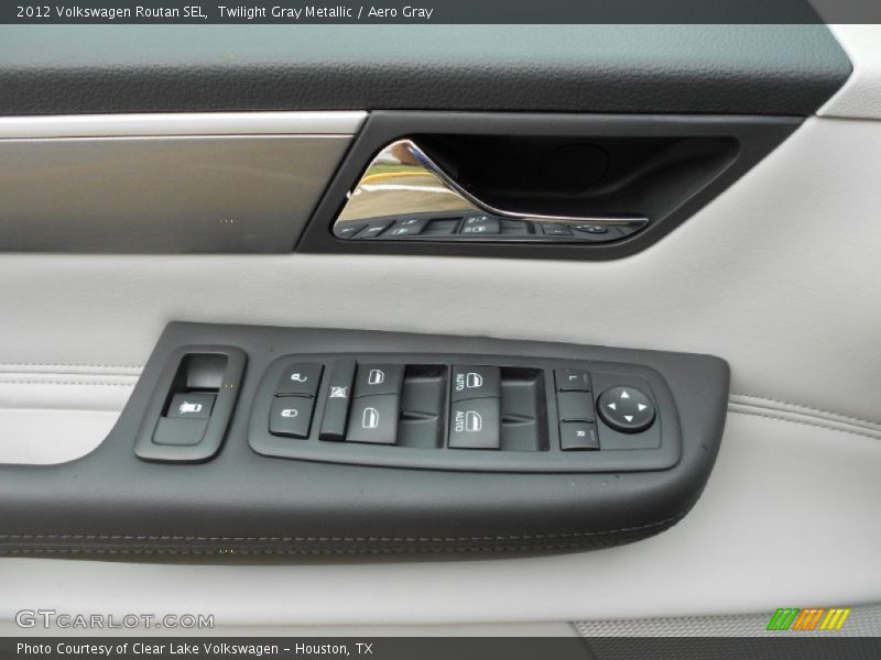 Twilight Gray Metallic / Aero Gray 2012 Volkswagen Routan SEL
