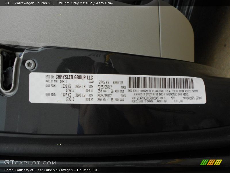 Twilight Gray Metallic / Aero Gray 2012 Volkswagen Routan SEL