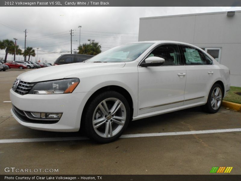 Candy White / Titan Black 2012 Volkswagen Passat V6 SEL