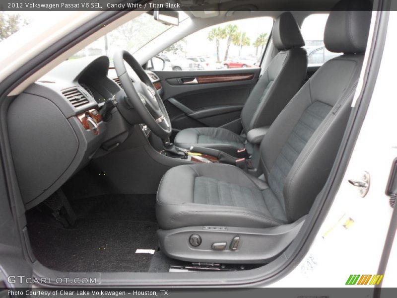 Candy White / Titan Black 2012 Volkswagen Passat V6 SEL
