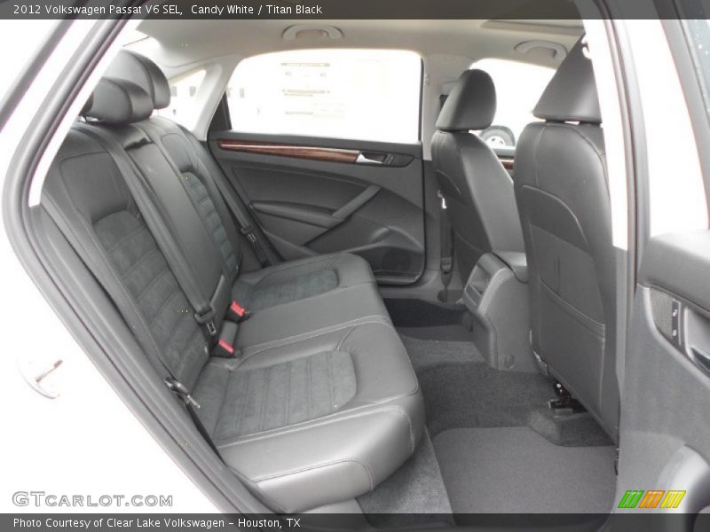 Candy White / Titan Black 2012 Volkswagen Passat V6 SEL