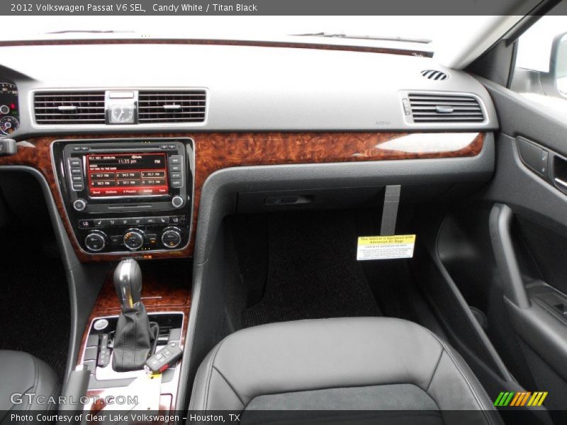 Candy White / Titan Black 2012 Volkswagen Passat V6 SEL