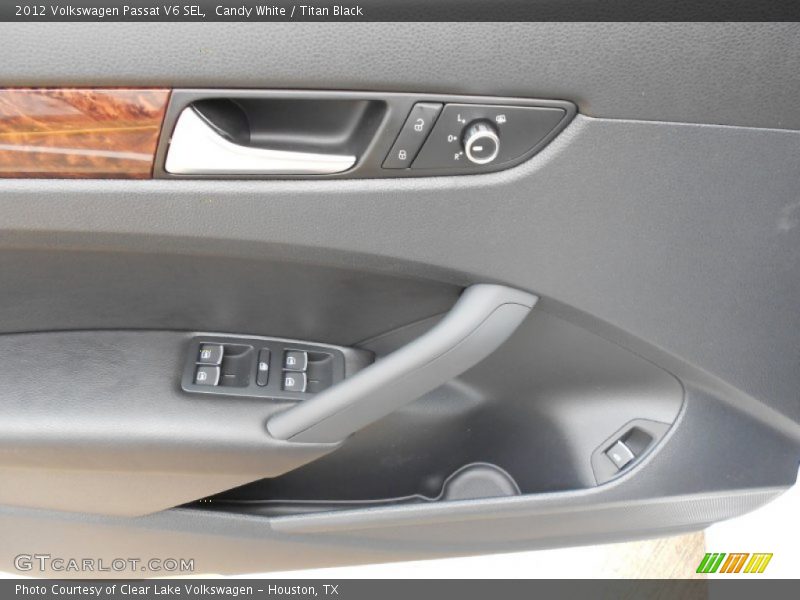 Candy White / Titan Black 2012 Volkswagen Passat V6 SEL