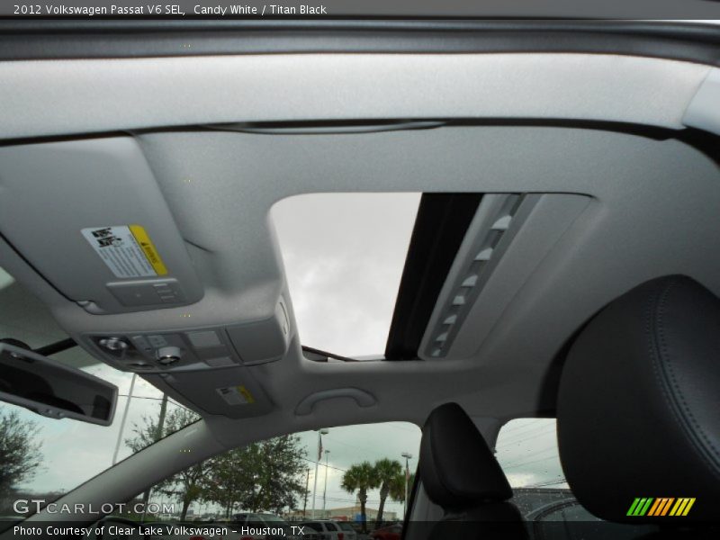 Candy White / Titan Black 2012 Volkswagen Passat V6 SEL