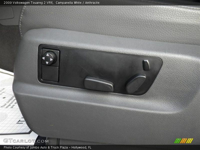 Campanella White / Anthracite 2009 Volkswagen Touareg 2 VR6
