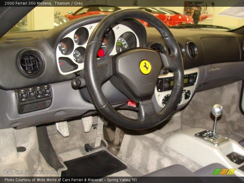 Dashboard of 2000 360 Modena