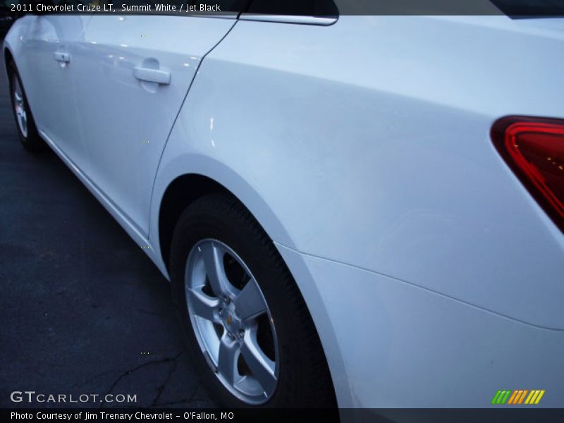 Summit White / Jet Black 2011 Chevrolet Cruze LT
