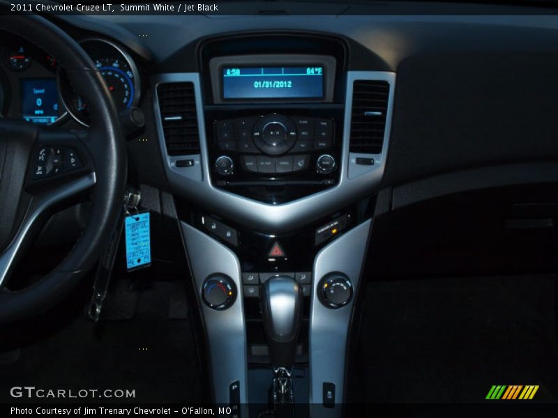 Summit White / Jet Black 2011 Chevrolet Cruze LT