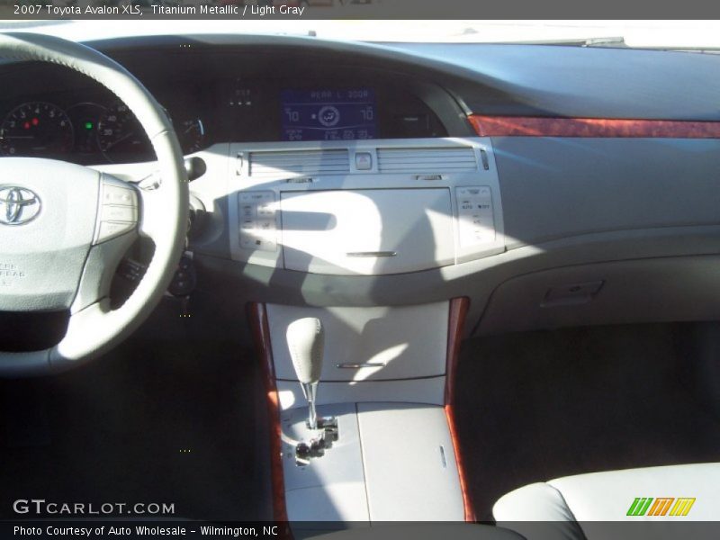 Titanium Metallic / Light Gray 2007 Toyota Avalon XLS