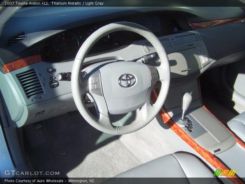 Titanium Metallic / Light Gray 2007 Toyota Avalon XLS