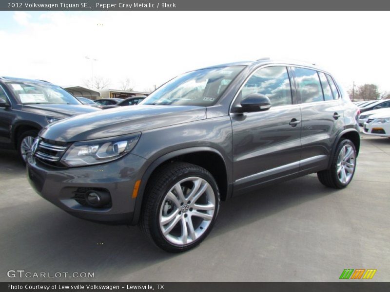 Pepper Gray Metallic / Black 2012 Volkswagen Tiguan SEL