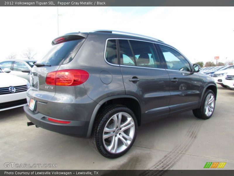 Pepper Gray Metallic / Black 2012 Volkswagen Tiguan SEL