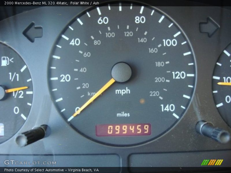 Polar White / Ash 2000 Mercedes-Benz ML 320 4Matic