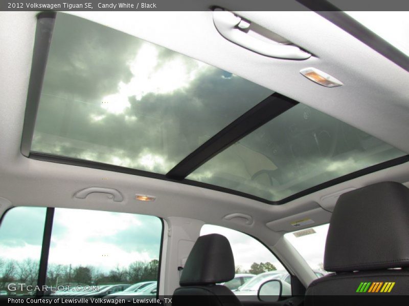 Candy White / Black 2012 Volkswagen Tiguan SE