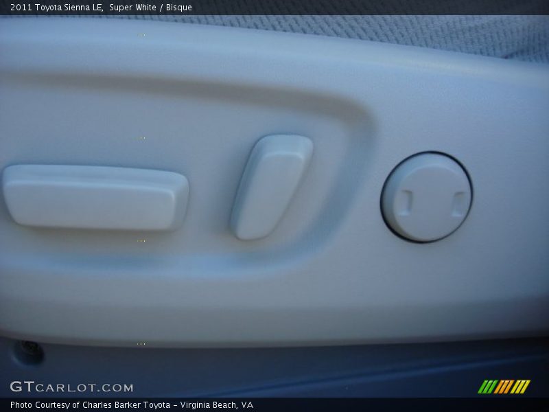 Super White / Bisque 2011 Toyota Sienna LE