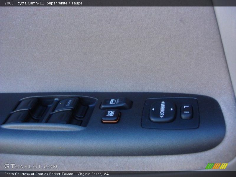Super White / Taupe 2005 Toyota Camry LE
