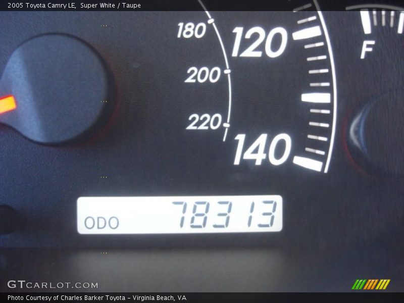 Super White / Taupe 2005 Toyota Camry LE