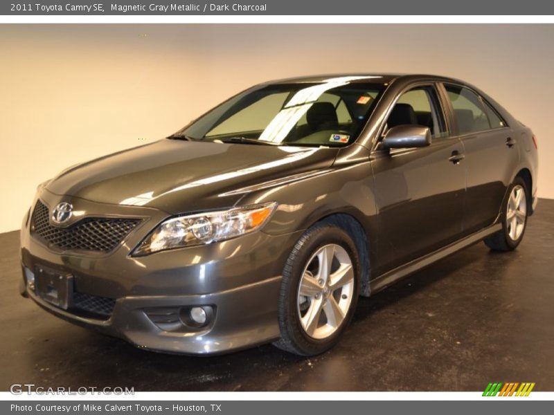 Magnetic Gray Metallic / Dark Charcoal 2011 Toyota Camry SE