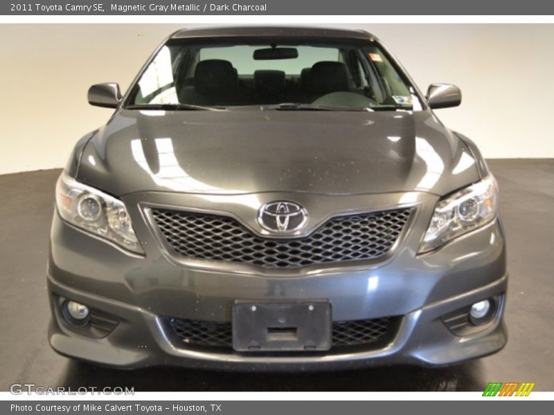 Magnetic Gray Metallic / Dark Charcoal 2011 Toyota Camry SE